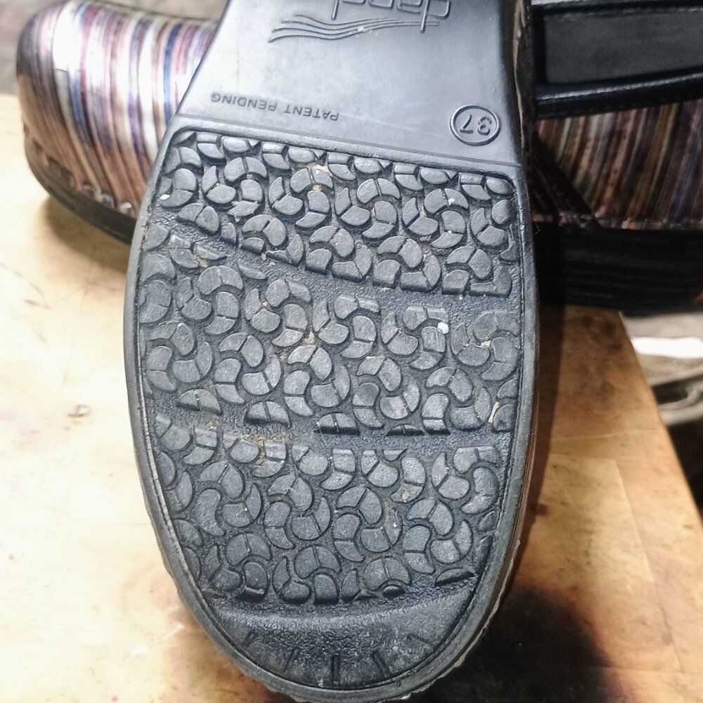 Clogs - Picture 3 of 5